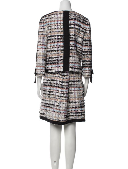 Oscar de la Renta Tweed Pattern Fringe Trim Accent Skirt Suit