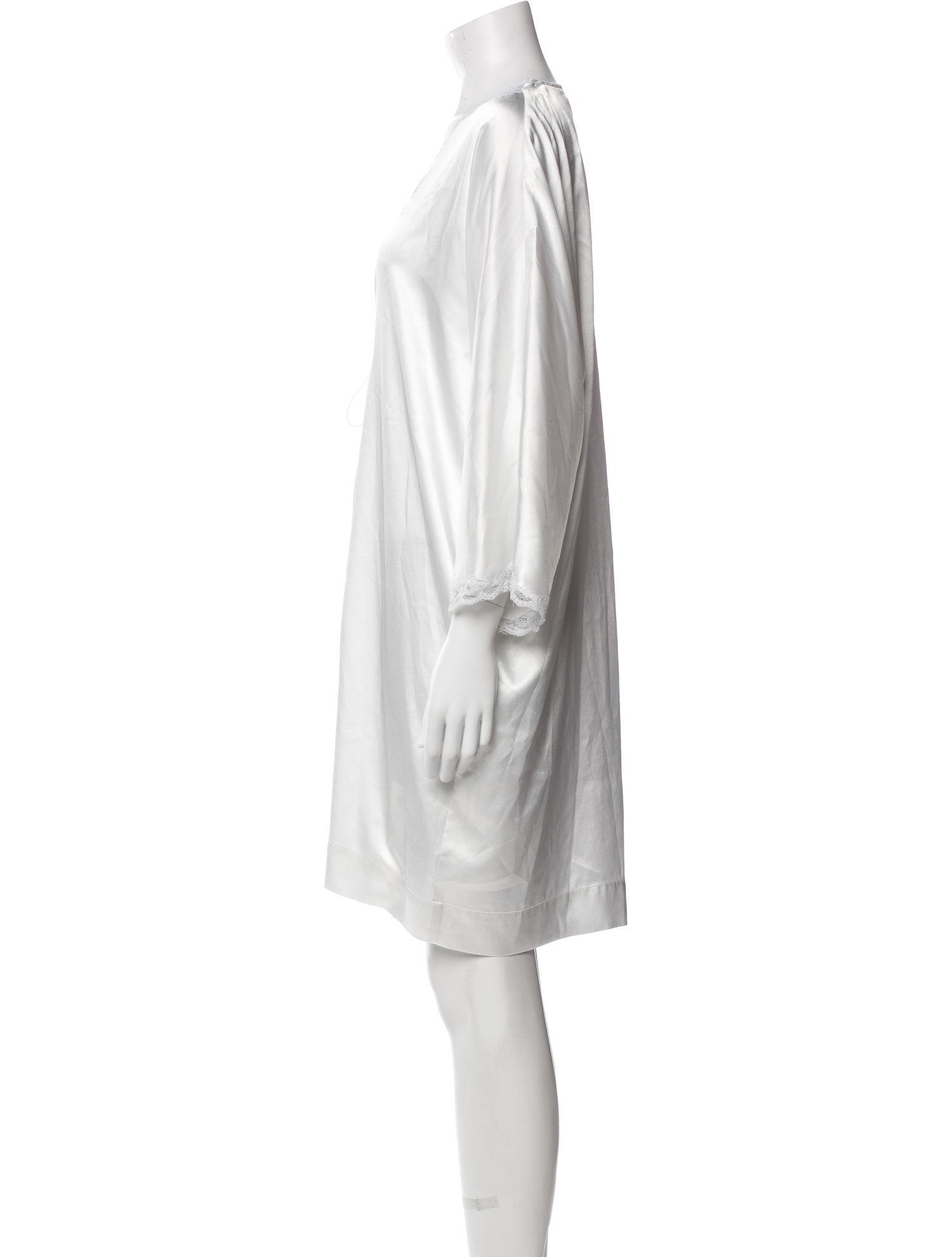 Oscar de la Renta Lace Trim Embellishment Robe