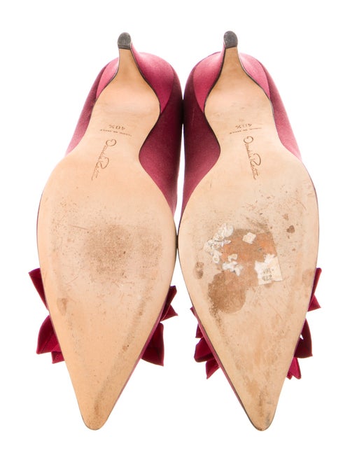 Oscar de la Renta Satin Ruffle Embellishment Pumps