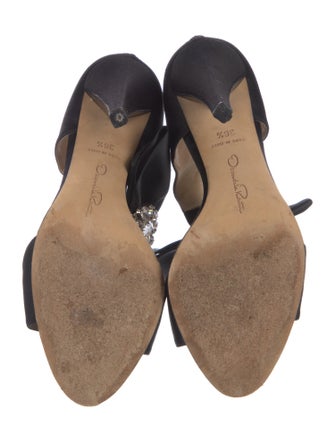 Oscar de la Renta Satin Bow Accents Sandals