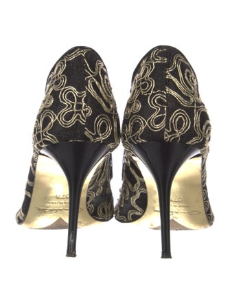 Oscar de la Renta Mesh Beaded Accents Pumps