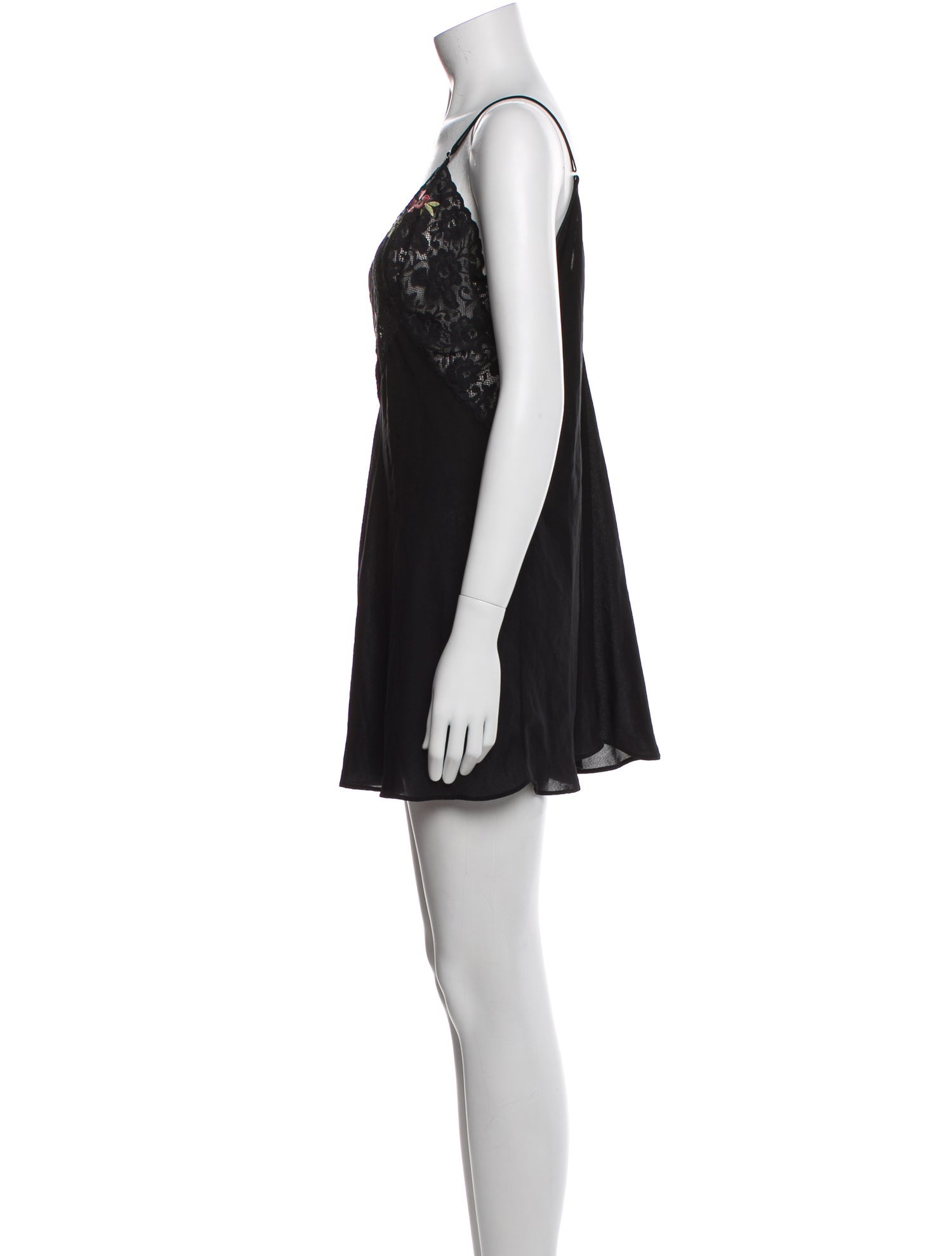 Oscar de la Renta Lace Pattern Scalloped Accent Nightgown