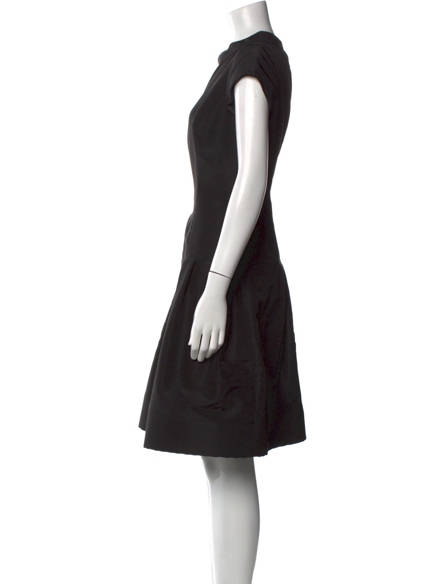 Oscar de la Renta Bateau Neckline Knee-Length Dress