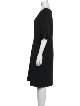 Oscar de la Renta Bateau Neckline Knee-Length Dress