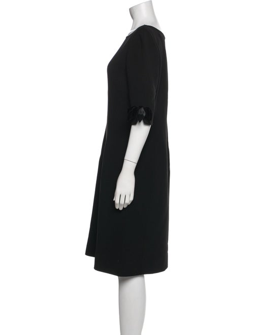 Oscar de la Renta Bateau Neckline Knee-Length Dress