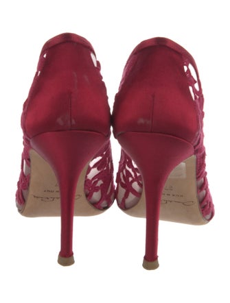 Oscar de la Renta Satin Lace Pattern Pumps