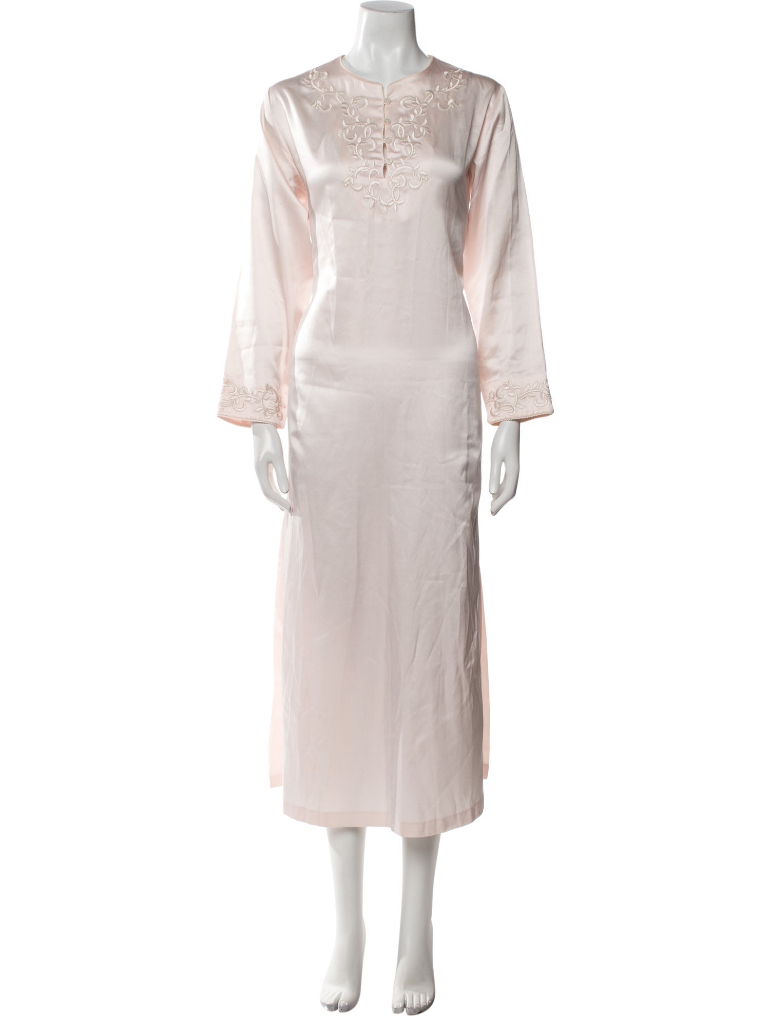 Oscar de la Renta Vintage Embroidered Accent Nightgown