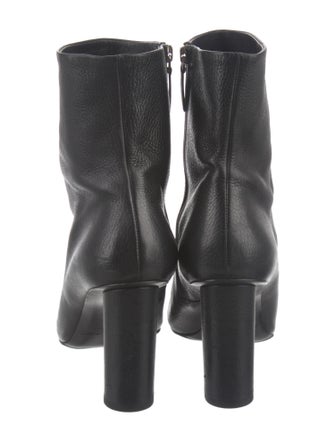 Oscar de la Renta Leather Boots