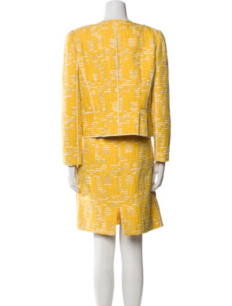 Oscar de la Renta Tweed Pattern Bow Accents Skirt Suit