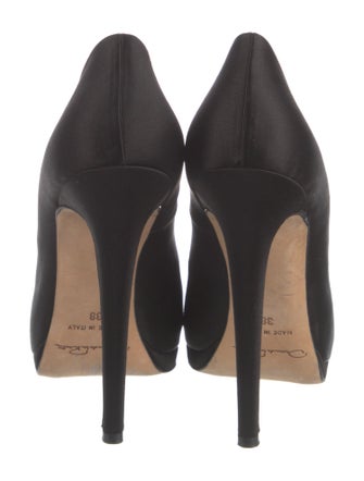 Oscar de la Renta Satin Pumps