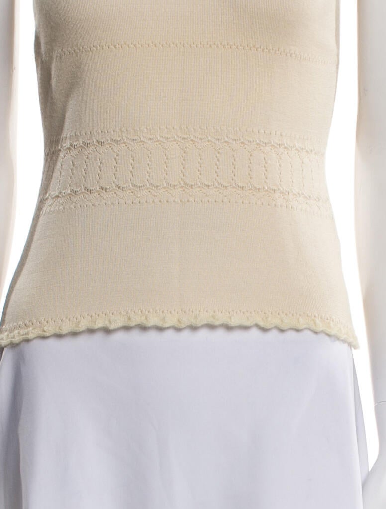 Oscar de la Renta Ruffle Embellishment Set