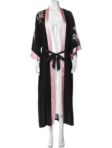 Pre-owned Oscar De La Renta Embroidered Accent Robe In Black