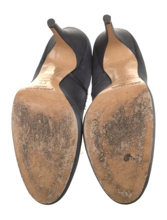 Pedro Garcia Satin Raw-Edge Trim Pumps