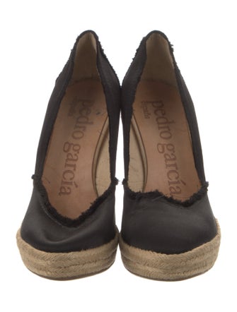 Pedro Garcia Satin Raw-Edge Trim Pumps