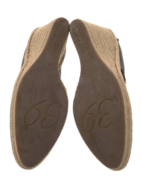 Pedro Garcia Satin Raw-Edge Trim Pumps