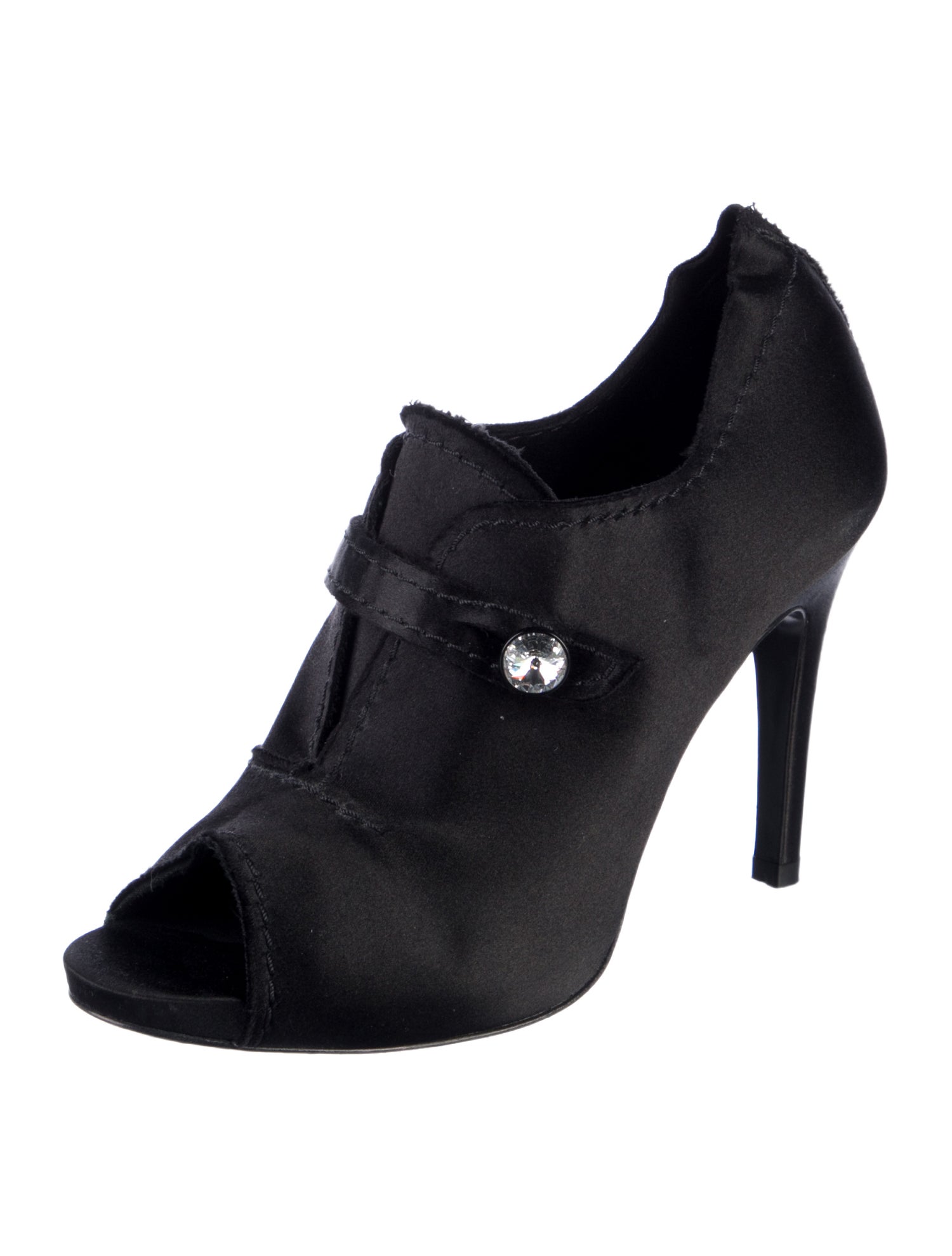 Pedro Garcia Satin Crystal Embellishments Pumps