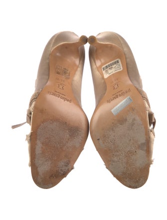 Pedro Garcia Satin Raw-Edge Trim Pumps
