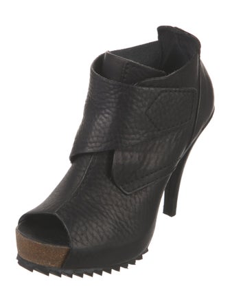 Pedro Garcia Leather Pumps