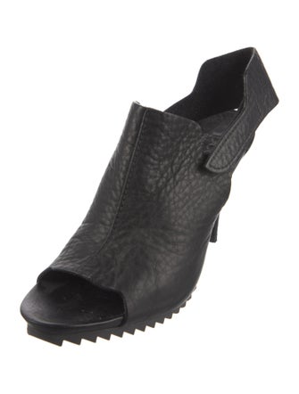Pedro Garcia Leather Slingback Pumps