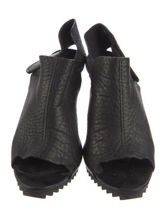 Pedro Garcia Leather Slingback Pumps