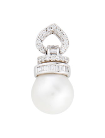 Pendant 18K Pearl & Diamond Pendant