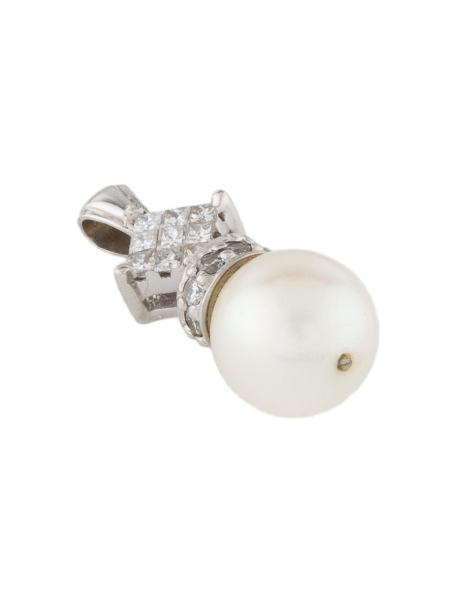 Pendant 18K Pearl & Diamond Pendant
