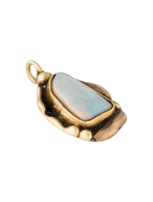 Pendant 10K Opal Pendant