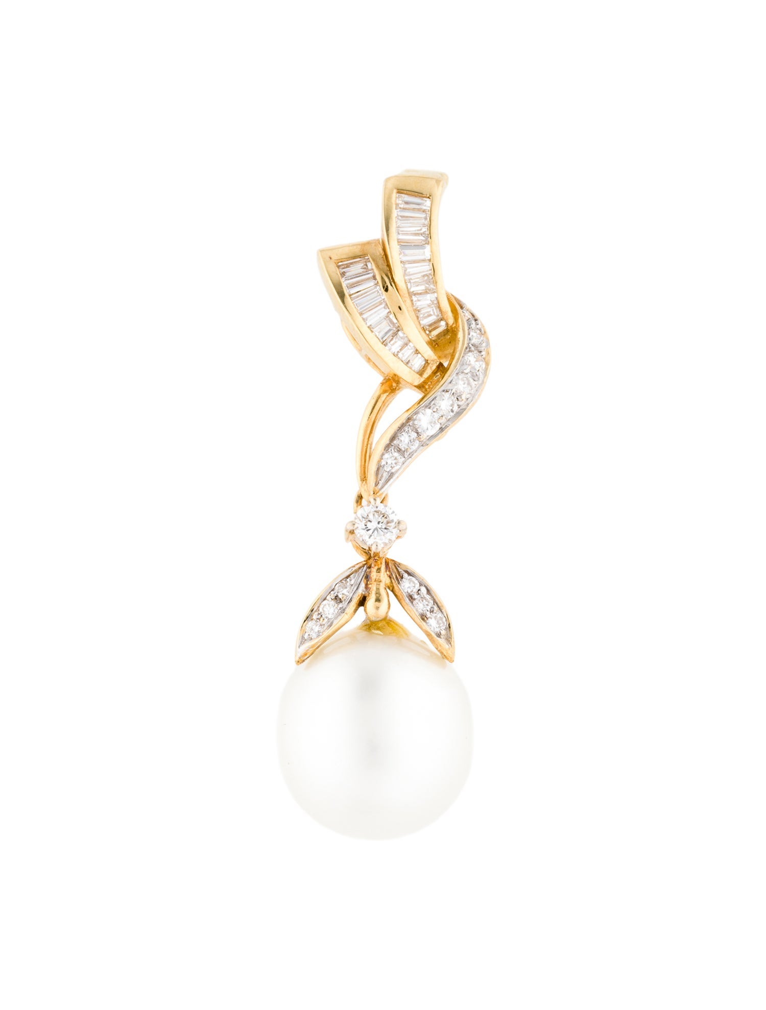 Pendant 18K Pearl & Diamond Pendant