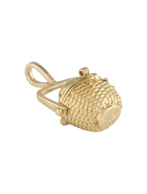 Pendant 18K Shell Oval Open Nantucket Basket Pendant