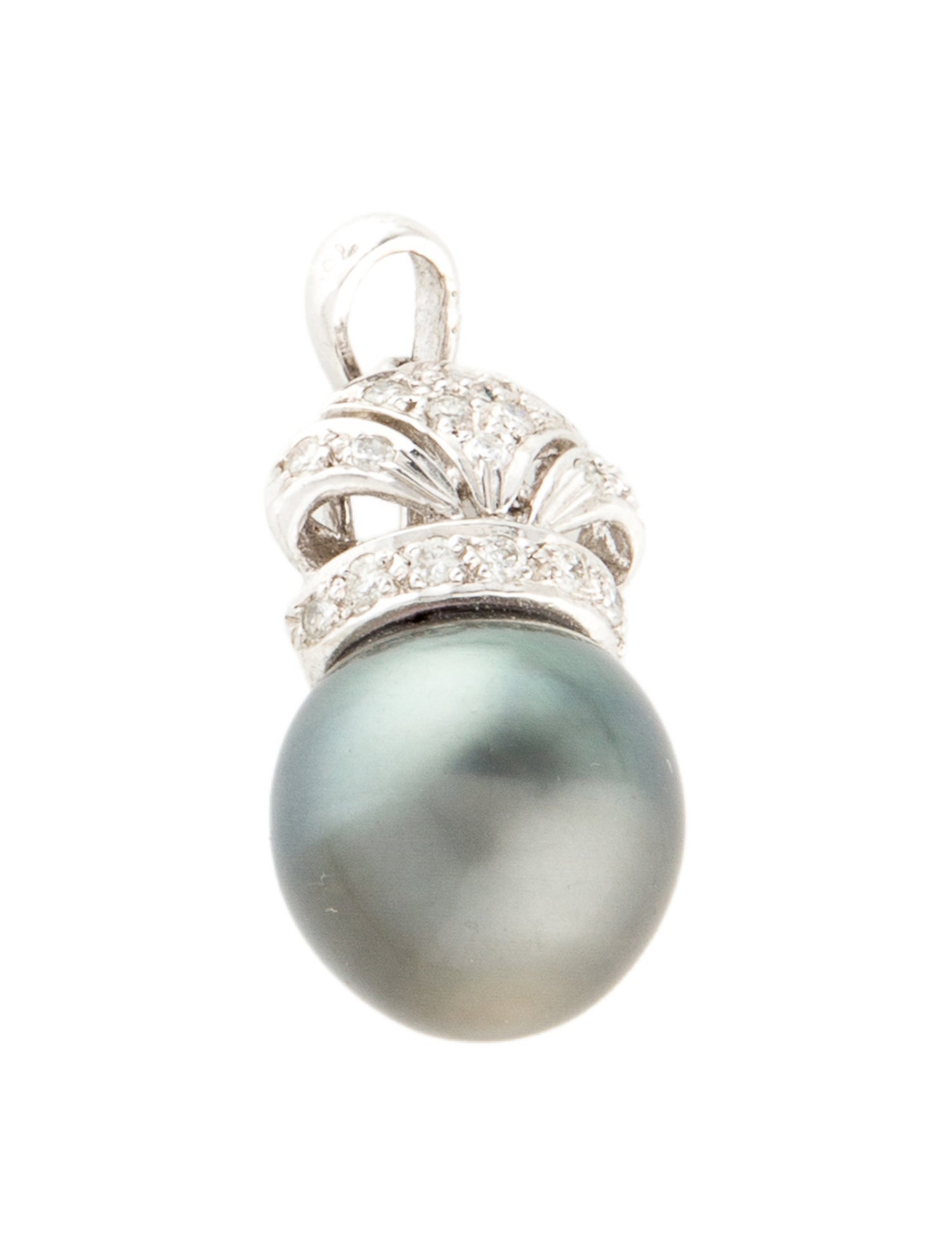Pendant 18K Pearl & Diamond Pendant