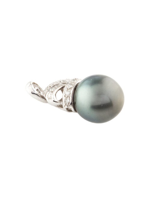 Pendant 18K Pearl & Diamond Pendant
