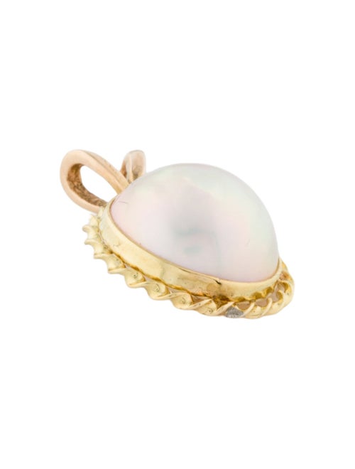 Pendant Mabé Pearl Pendant