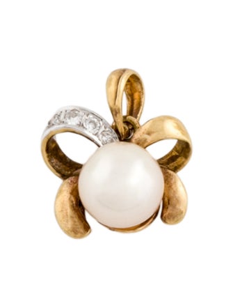 Pendant 18K Pearl & Diamond Pendant