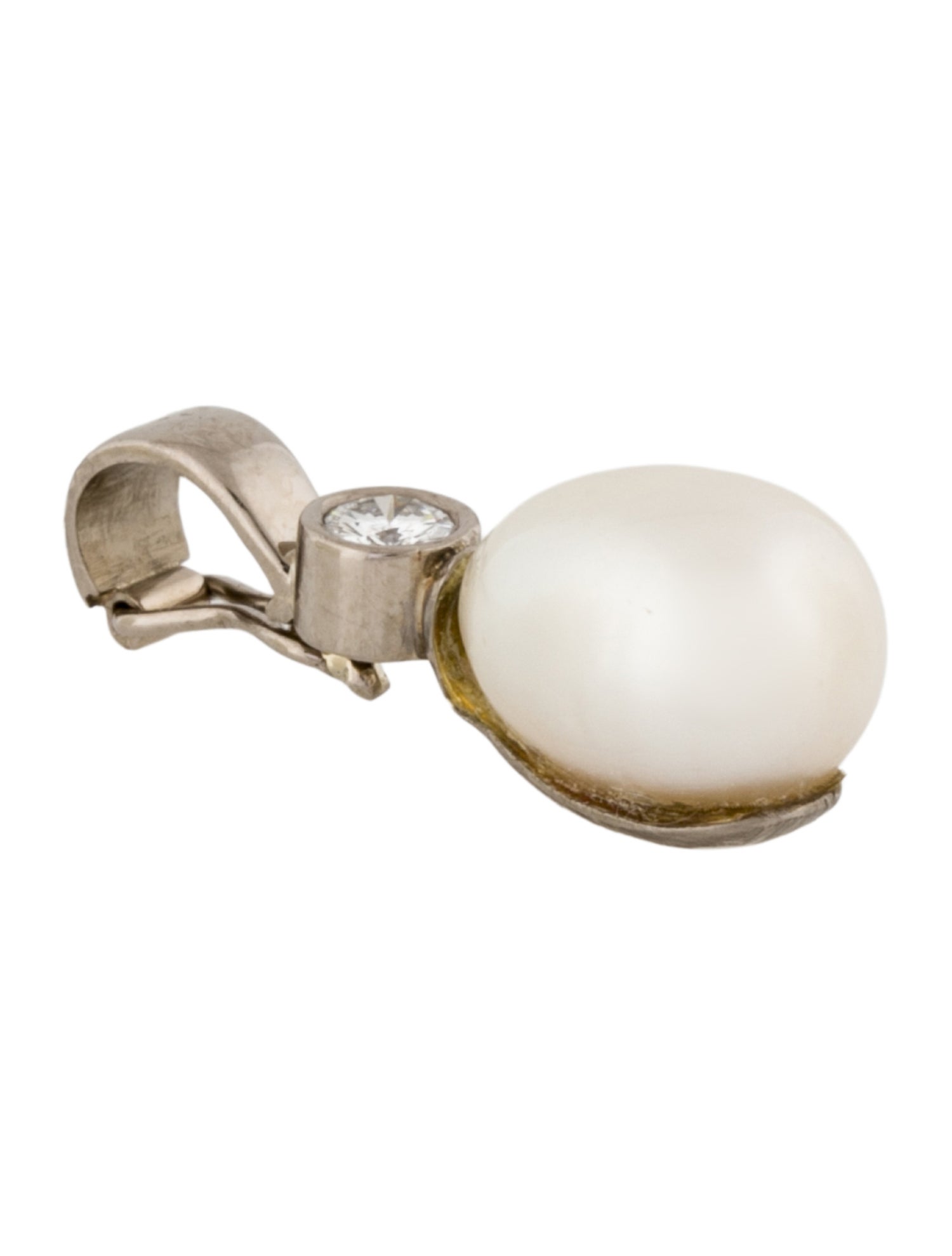 Pendant 18K Cultured Pearl & Diamond Enhancer