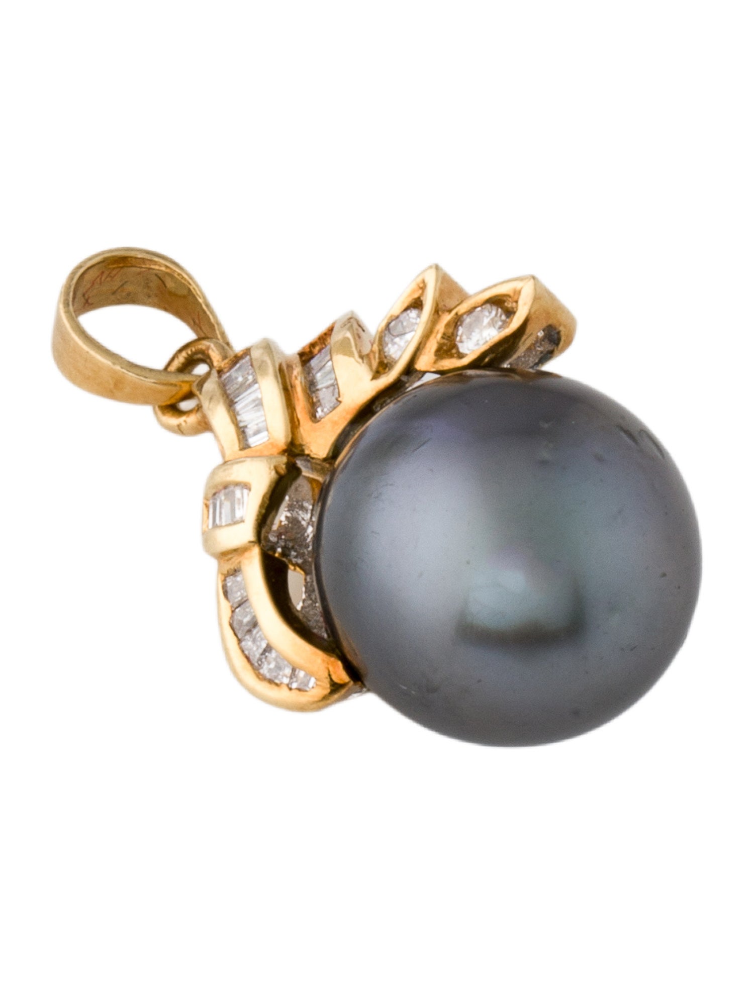 Pendant 18K Pearl & Diamond