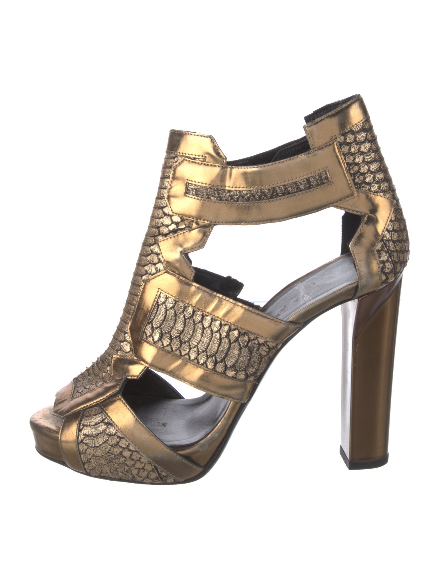 Pierre Hardy Patent Leather Leather Trim Embellishment T-Strap Pumps