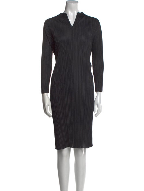 Pleats Please Issey Miyake V-Neck Knee-Length Dress