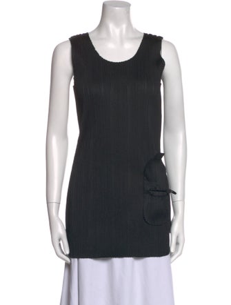 Pleats Please Issey Miyake Scoop Neck Sleeveless Top