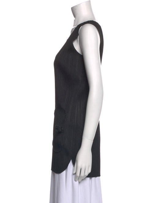 Pleats Please Issey Miyake Scoop Neck Sleeveless Top
