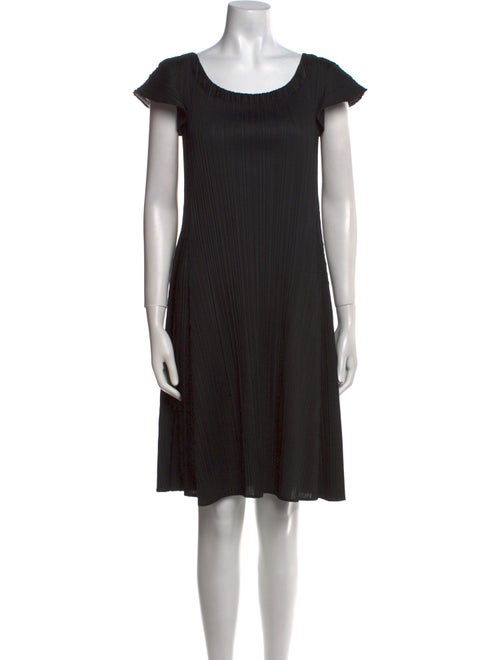 Pleats Please Issey Miyake Scoop Neck Knee-Length Dress