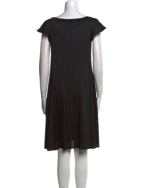 Pleats Please Issey Miyake Scoop Neck Knee-Length Dress