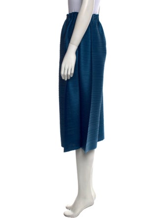 Pleats Please Issey Miyake Knee-Length Shorts
