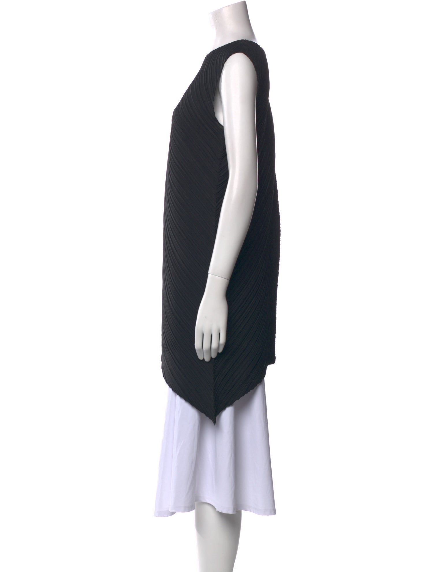 Pleats Please Issey Miyake Bateau Neckline Sleeveless Tunic