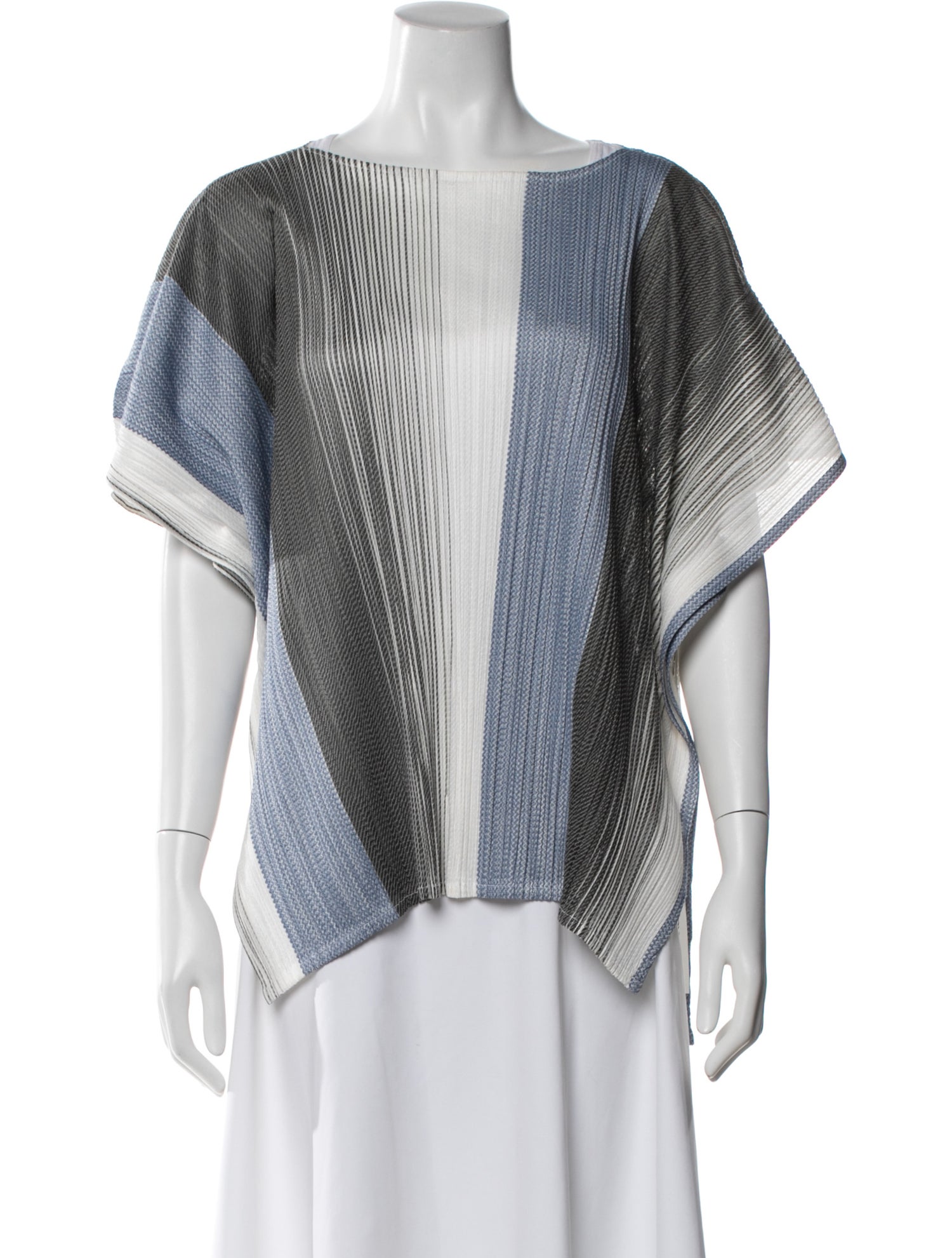 【SALE】PLEATS PLEASE シルバー 半袖　サイズ4 Pleats Please Issey Miyake On Sale - Up To 90% Off | The RealReal