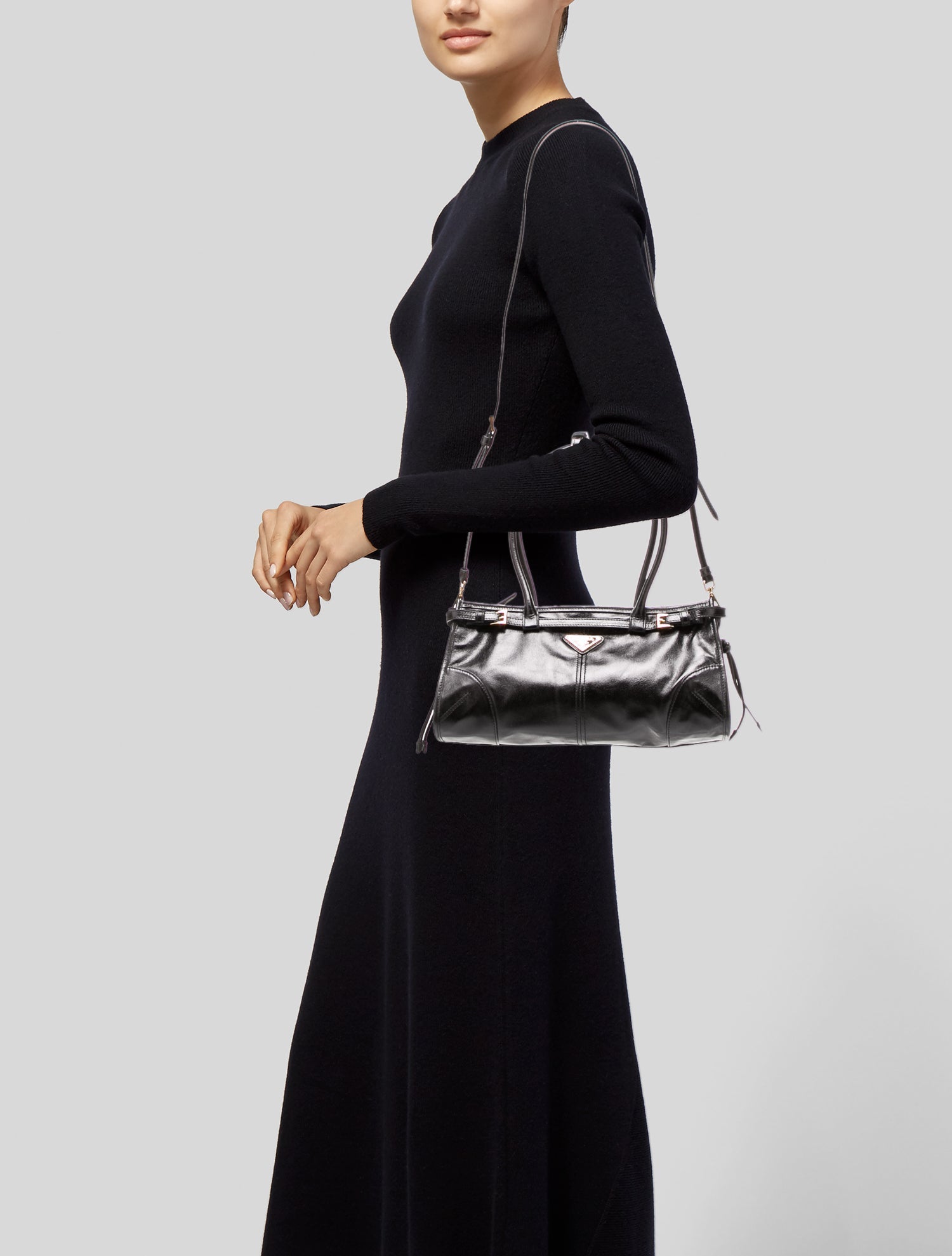 リヤドロ ファースト レディー 1568 Brandy Prada Traveller medium padded Re-Nylon bag | PRADA - United
