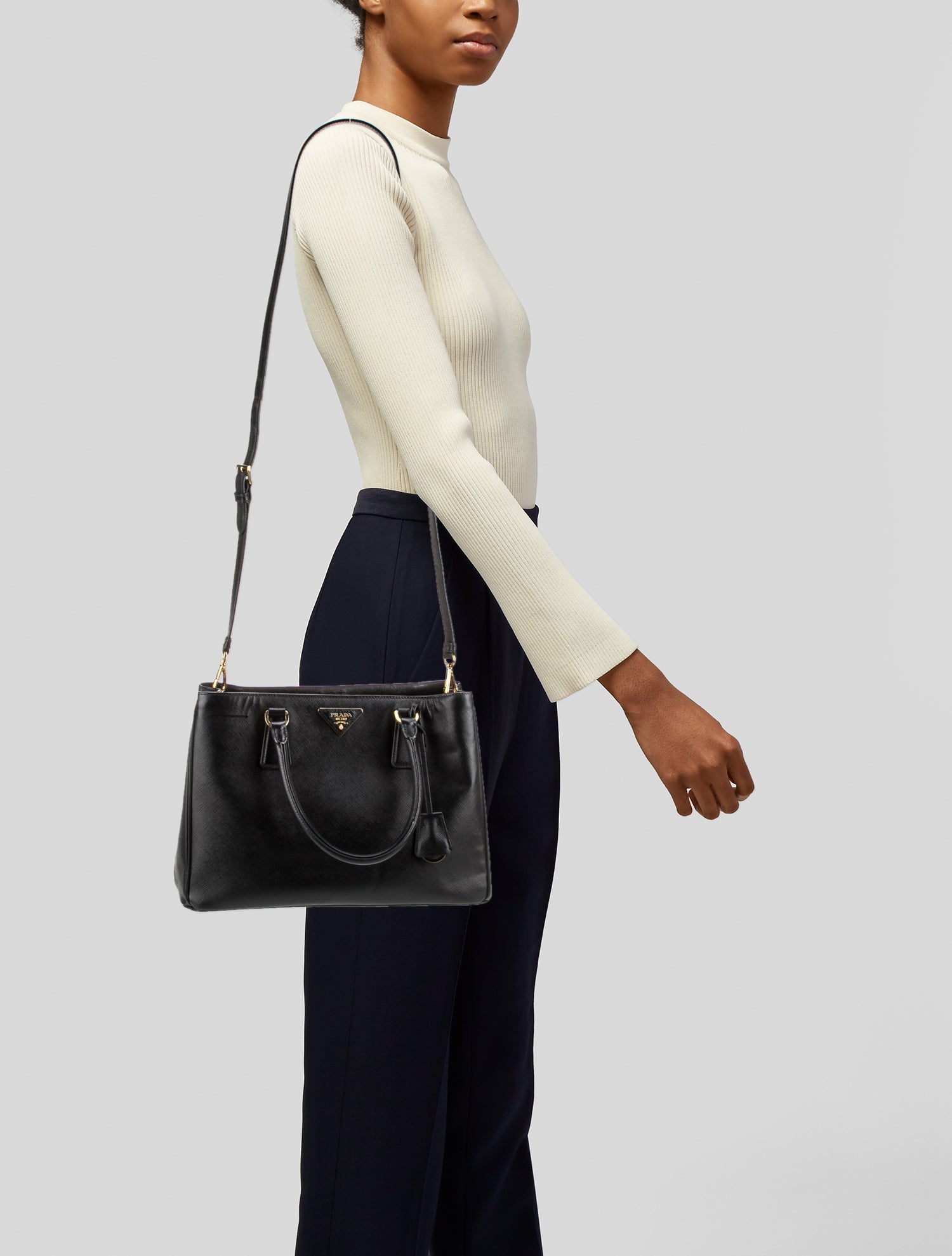 PRA GALLERIA 32 BAG IN BLACK SAFFIANO LEATHER