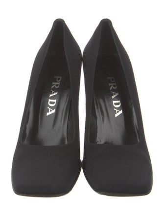 Prada Pumps