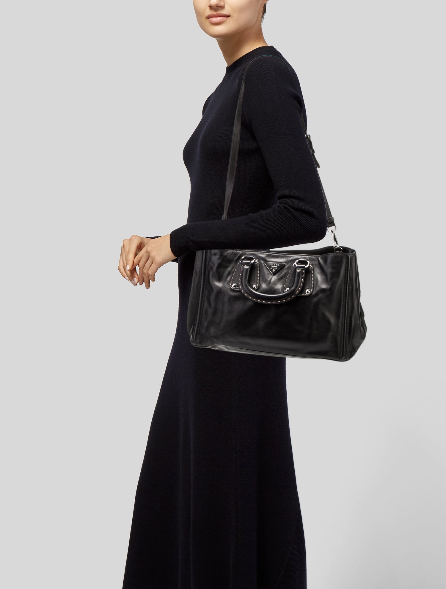 PRADA ミディアム ホーボーレザーバッグ ミディアム レザーハンドバッグ PRADA(プラダ) バッグ・カバン