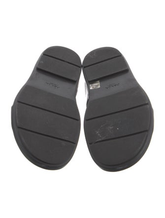 Prada Slides