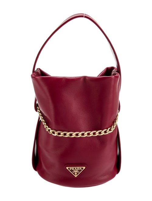 Prada Enameled Metal Triangle Sac Noir Petit 2025